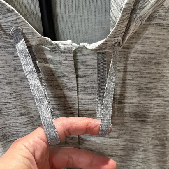 Lululemon Women’s Zip Jacket- so silky soft!! Wonderful condition! M/L - 6 - Picture 4 of 9